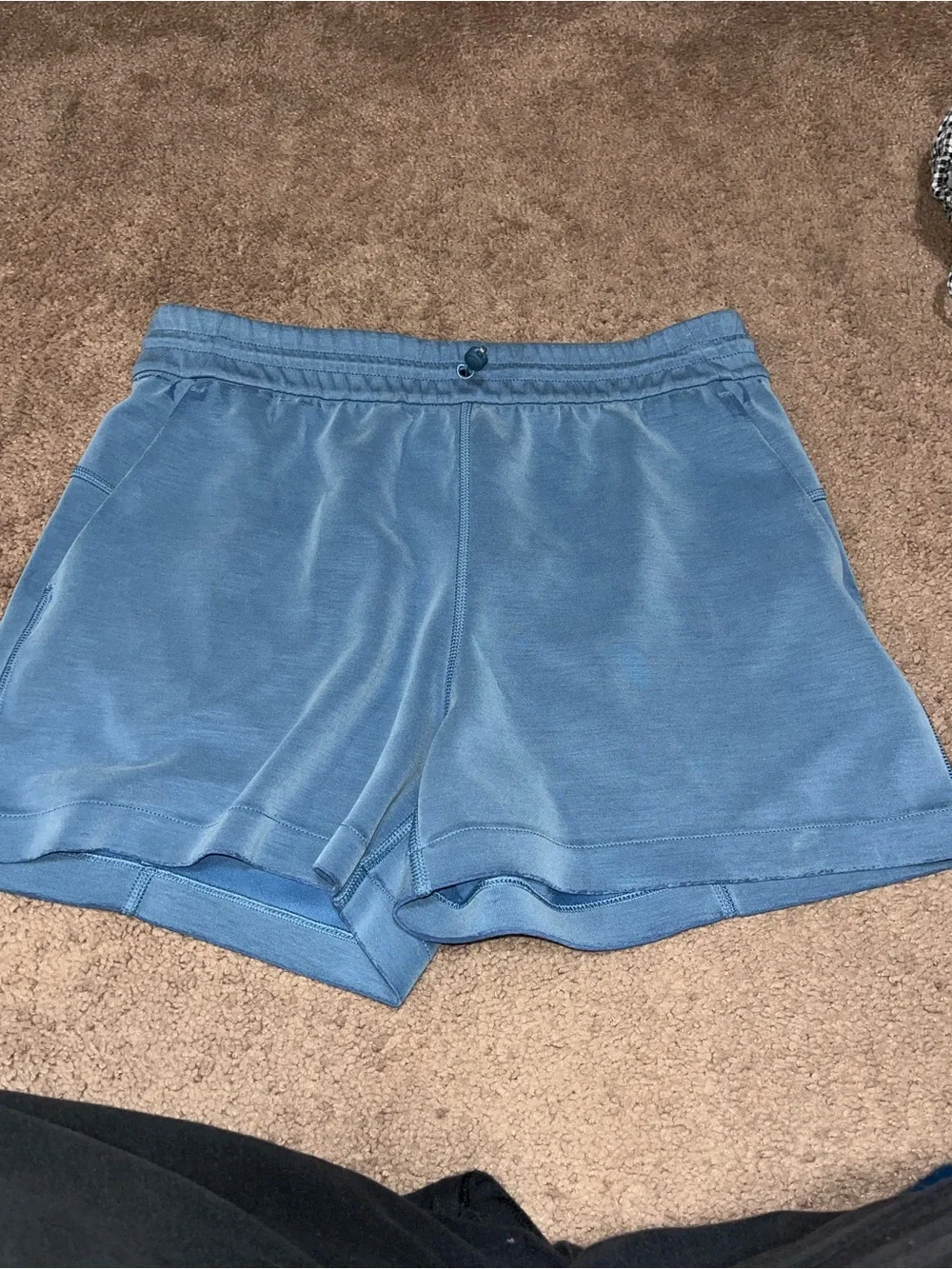 lululemon athletica Light Blue Sofstreme High-Rise Shorts Size 8 - Picture 2 of 7